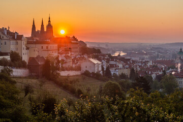 Fototapeta na wymiar Early morning view of St. Vitus cathedral and the Lesser Side in Prague, Czech Republic