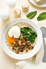 Mushroom and spinach oatmeal
