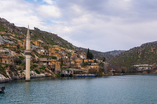 The sunken city and mosque minaret in Halfeti, the district of Sanliurfa, an important touristic city in Turkey, are located to the west of Halfeti Urfa.