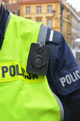 Kamera osobista policyjna na mundurze policjanta - obrazy, fototapety, plakaty