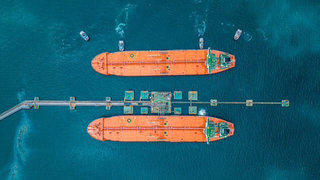 Ilha Oceano Atl&acirc;ntico Paisagem Ilhabela S&atilde;o Paulo MSC Cruzeiro Navio Cargueiro Porto S&atilde;o Sebasti&atilde;o Balsa C&eacute;u Mar Navega&ccedil;&atilde;o Navegar Transporte Aquatico Litoral F&eacute;rias Viagem Viajar Turismo Drone A&eacute;reo 