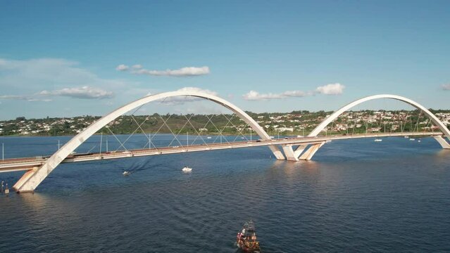 sobrevoo pela ponte Jk em Brasilia - Brasil