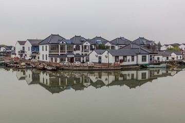 Obraz premium Riverside houses in Luzhi water town, Jiangsu province, China