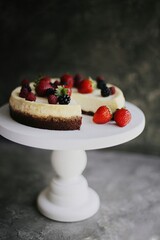 cheesecake with strawberries