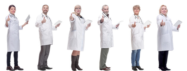 Obraz premium group of doctors with clipboard isolated on white
