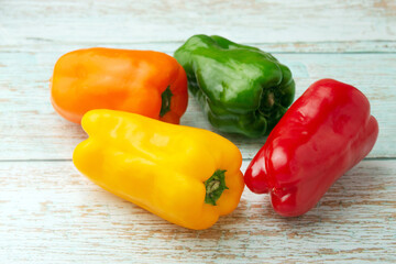 カラフルなピーマン
