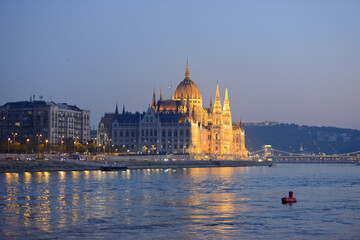 Naklejka premium View of Hungarian Parliament Building with night lighting, Budapest.
