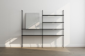 Espacio interior con estanterías negras con fondo de pared blanca. Luz de sol natural sobre fondo blanco. Baldas elegantes para enseñar producto. Mockup de fotos para poner cartel de comunicación. 