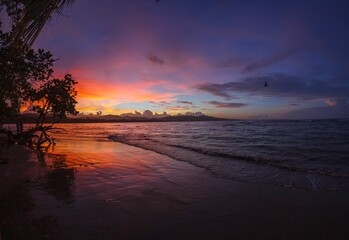 Fototapeta na wymiar Mesmerizing sunset at a tropical beach in Costa Rica