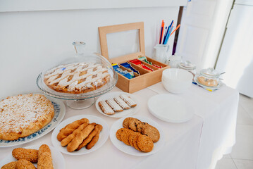 Buffet di dolci a colazione