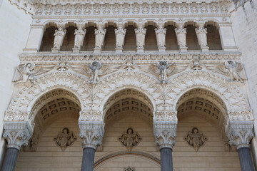 Fronton de la Basilique Notre-Dame de Fourvière - Lyon - 589232197