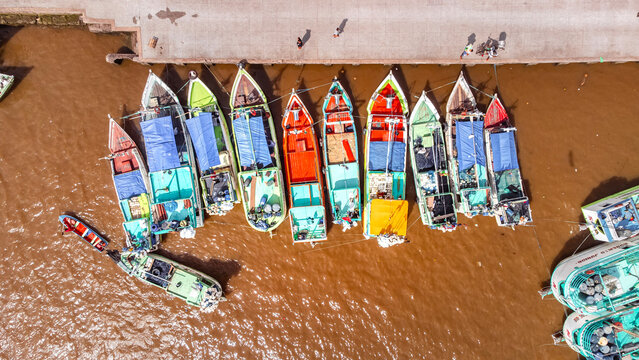 Paisagem Ver-o-Peso Bel&eacute;m Par&aacute; Cidade Mercado P&uacute;blico Ver o Peso Rio Amazonia Peixes Comida Turismo Tur&iacute;stico Arquitetura Barcos Peixe Pescadores Bel&eacute;m Forte Fortaleza Colonial Panor&acirc;mico Drone A&eacute;reo