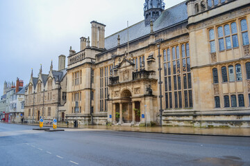 UK, Oxford, 23.03.2023: City of Oxford, and the view to its streets with old stone made buildings and medieval architecture.