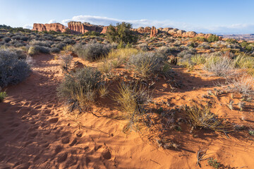 hiking the broken arch trail in arches national park, utah, usa
