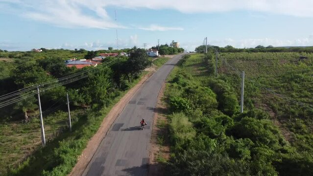 Exu Pernambuco Luiz Gonzaga M&uacute;sica Paisagem Nordeste Caatinga Sert&atilde;o Bai&atilde;o Forr&oacute; Drone Cidade Parque Aza Asa Branca Brasileiro Viagem Turismo M&uacute;sica Serra do Araripe Cear&aacute; Est&aacute;tua Cidade Interior 
