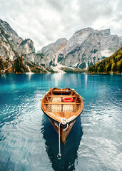 Boot im Bergsee