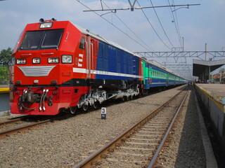 Fototapeta na wymiar The locomotive that made in 2012 uses the Indonesian Locomotive livery in 90's.