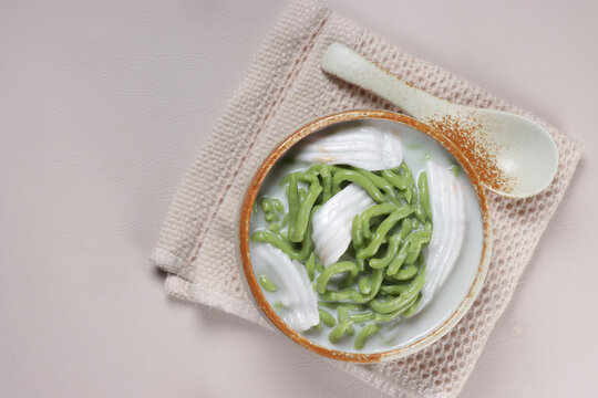 Thai Dessert Lod Chong made from rice flour with coconut meat in coconut syrup.