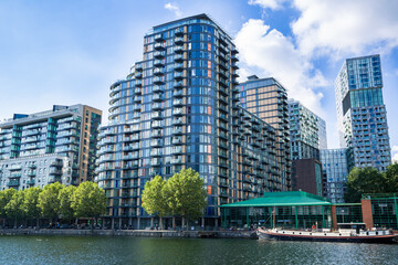 Modern buildings in London - 589443388