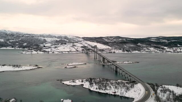 Tjeldsund bilder Bläddra bland 98 stockfoton, vektorer och videor