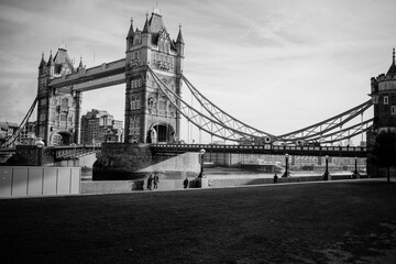 Fototapeta na wymiar Greyscale shot of the Tower Bridge in London United Kingdom