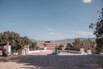 carretera, casa, cielo, azul, arquitectura, calle, poblado, árbol, paisaje, nube, urbana
