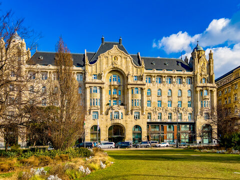 Budapesht, Hungary - February 08, 2023: In heart of Budapest, opposite chain bridge is one of most elegant and beautiful buildings - Gresham Palace, magnificent example of Hungarian art Nouveau.