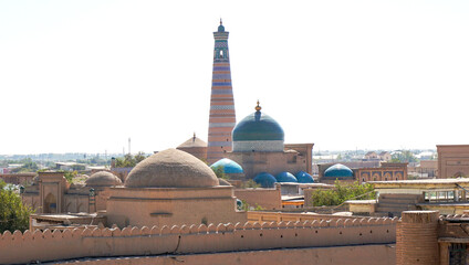 Obraz premium Domes and high minaret in Khiva