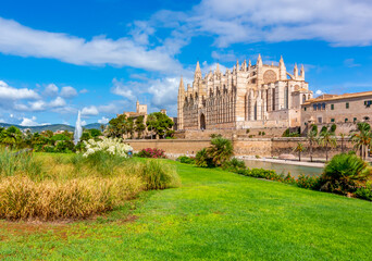 Cathedral of Santa Maria of Palma (La Seu) in Palma de Mallorca, Spain © Mistervlad