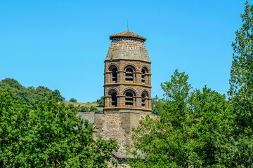 Clocher octogonal de l’église de Lavaudieu. Département de la Haute Loire. Auvergne Rhône...