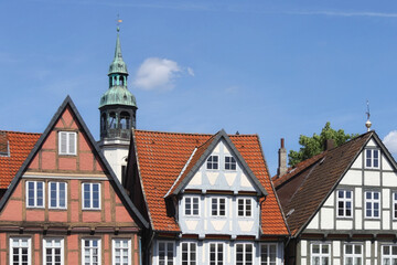 Celle - Altstadt, Häuserzeile mit Stadtkirche St. Marien, Niedersachsen, Deutschland, Europa
