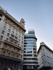 Obraz premium sunrise in the north diagonal of the city of buenos aires
