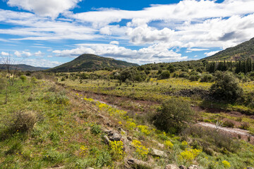 Mont Cérébou, au nord du Lac du Salagou, depuis le plateau du Cayroux