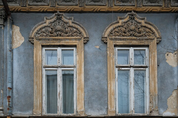 Fototapeta na wymiar Decorative building facade in Bucharest city, Romania