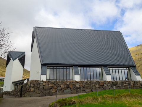 Fuglafjørður church