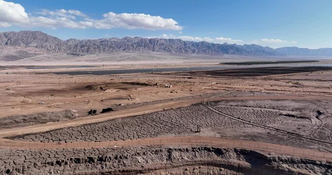 Aerial footage of the disappearing lake in the Timna mines.
