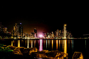 Obraz premium Ciudad de Panamá Paitilla/Punta Pacífica Hora 7:45 pm