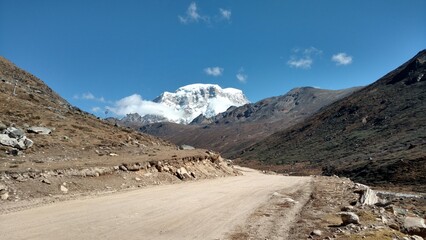 Road to Gurudongmar