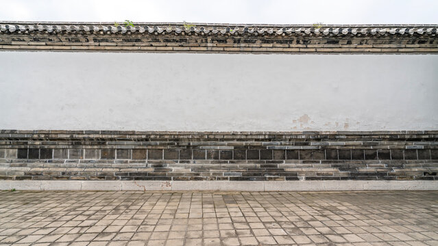 Chinese -style courtyard wall gray tile white wall