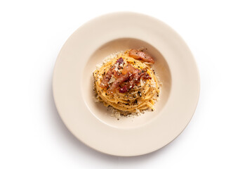 Piatto di deliziosi spaghetti alla carbonara, ripresa dall'alto - cibo italiano 
