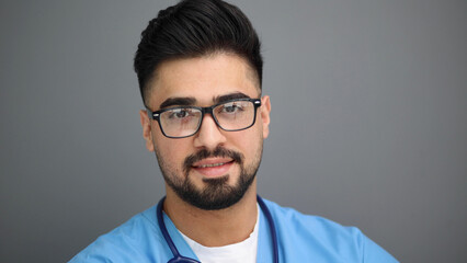 Obraz premium Close up portrait of authoritative professional successful doctor