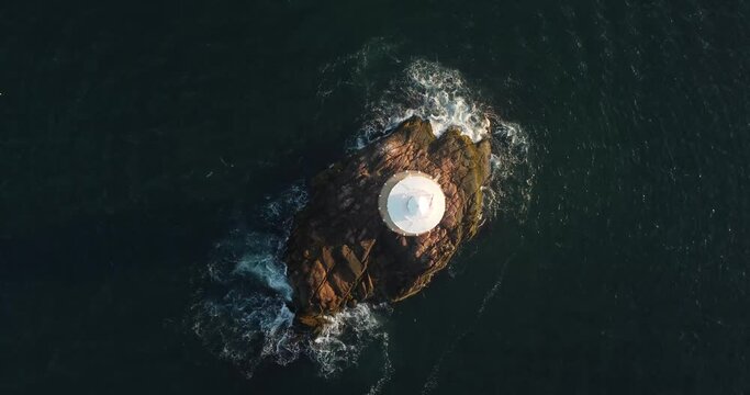 Little Compton, RI USA - Early morning video of the Sakonnet Point Light
