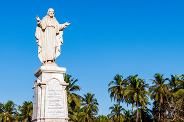 Fototapeta premium Statue of Jesus Christ in front of the Se cathedral in Old Goa, Goa Velha, Goa, India, Asia