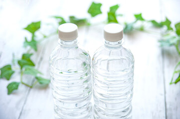Naklejka premium 水の入ったペットボトル 