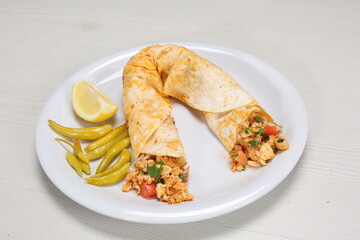 turkish chicken tantuni wrap with pickles