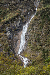 Chute d’eau dans la vallée de Tarina, quinzième jour du Snowman Trek, Bhoutan