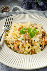 Tagliatelle mosse Carbonara