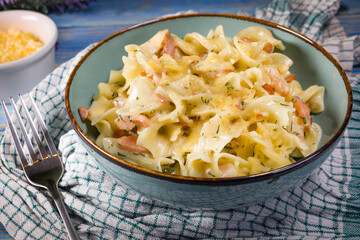 Tagliatelle mosse Carbonara