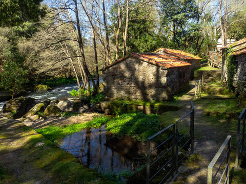 Molinos de mosquet&iacute;n (siglo XVIII). Aprovechan el poder del agua para moler trigo y ma&iacute;z y para batir las mantas de lana. Vimianzo, A Coru&ntilde;a, Espa&ntilde;a.