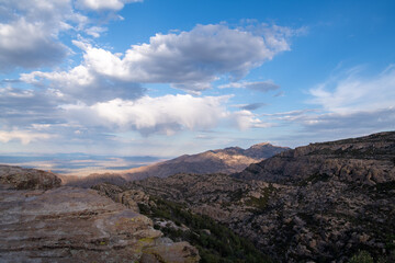 Fototapeta na wymiar Mountaintop view of Arizona landscape